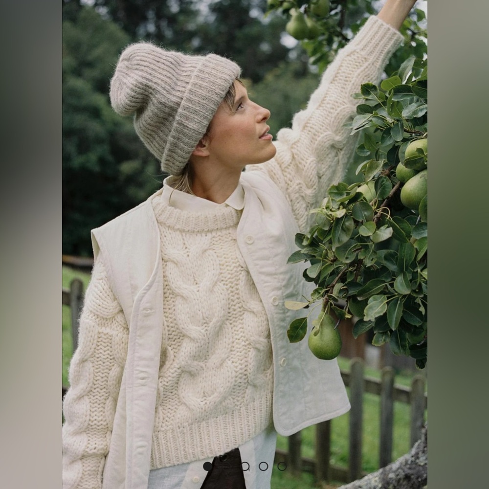 OZMA Quilted Vest Regen Silk Noil in Natural - Picture 2 of 8